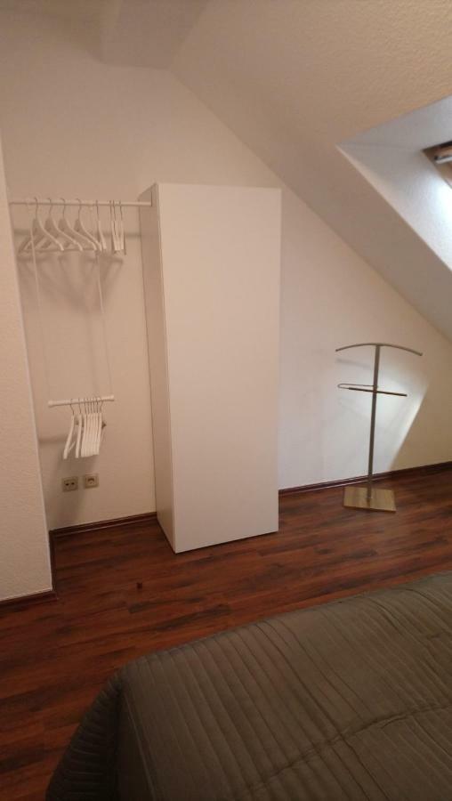 Ferienwohnung Mit 2 Schlafzimmern Und Parkplatz Ερφούρτη Εξωτερικό φωτογραφία